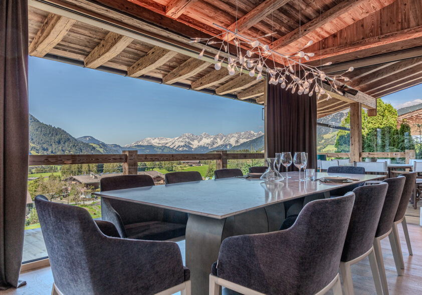 Wohnzimmer eines Luxus-Chalets auf dem Sonnenhochplateau in Kochau